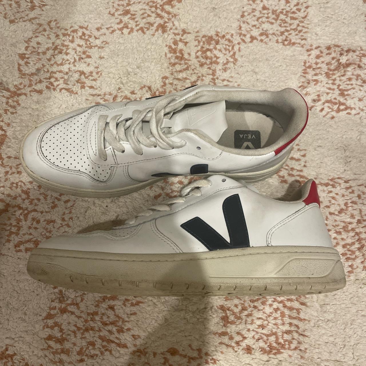 Veja Women's Trainers Depop