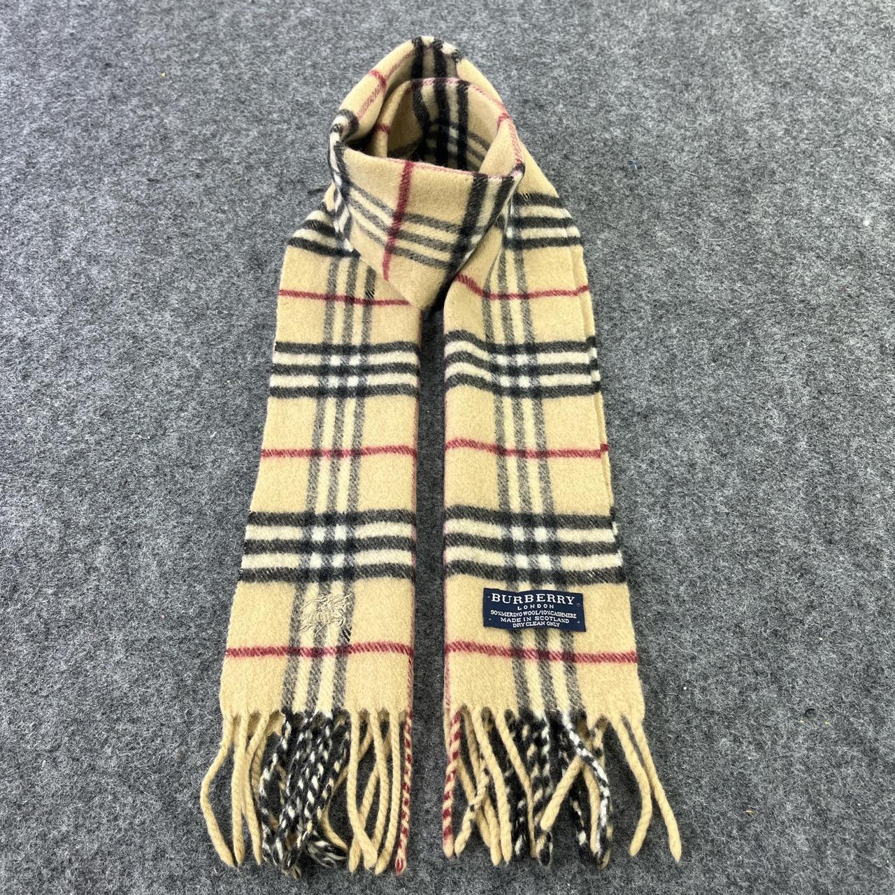 Muffler burberry shop