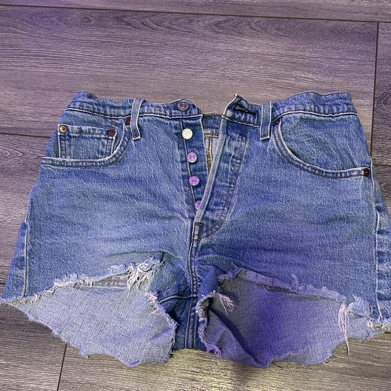 item listed by luciamiddleton365