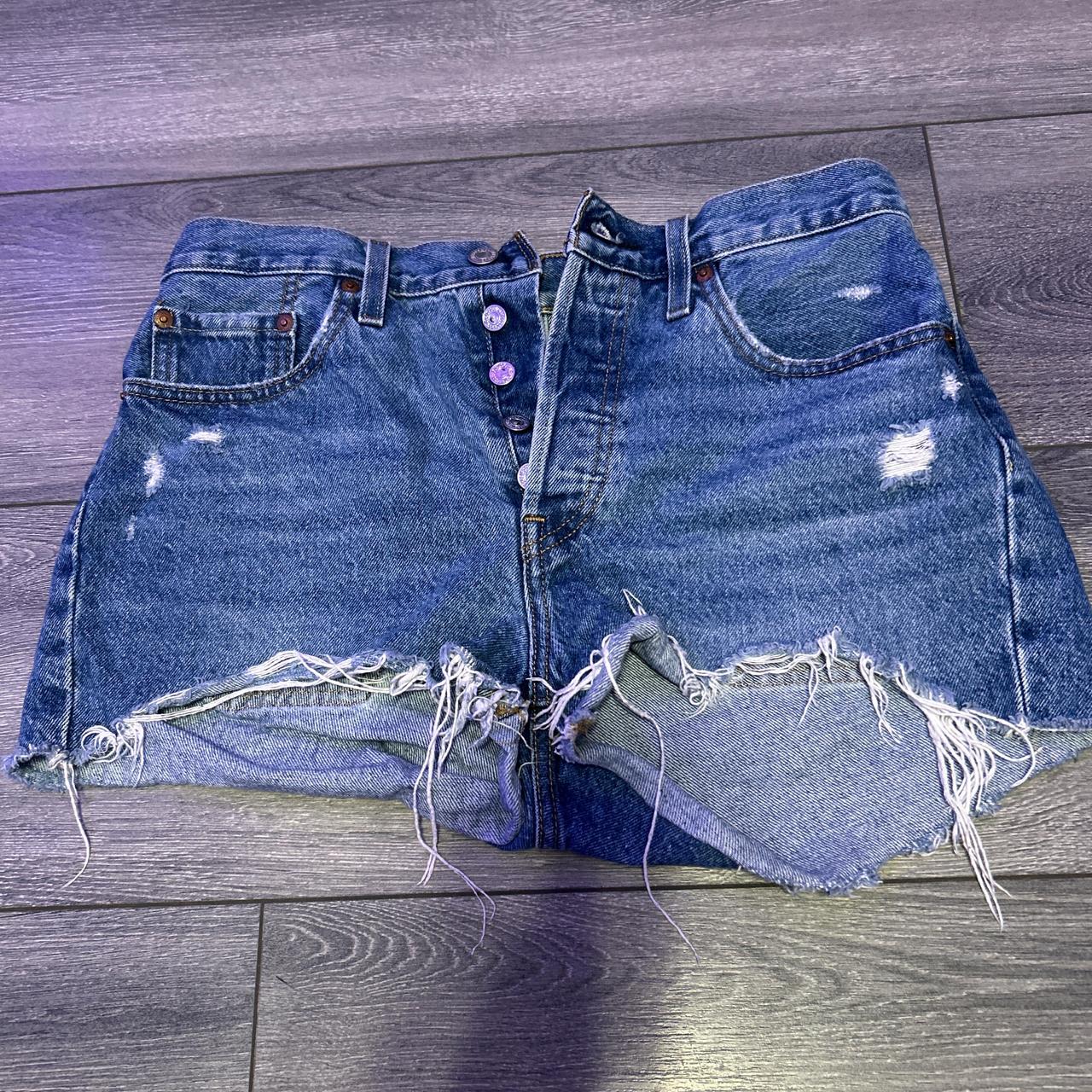 item listed by luciamiddleton365