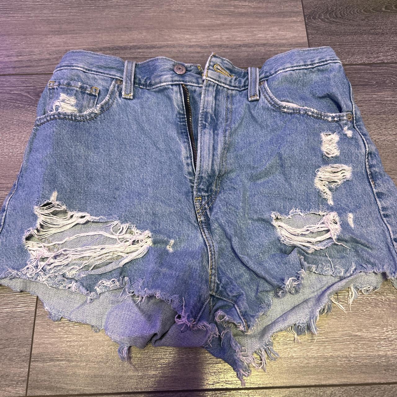 item listed by luciamiddleton365