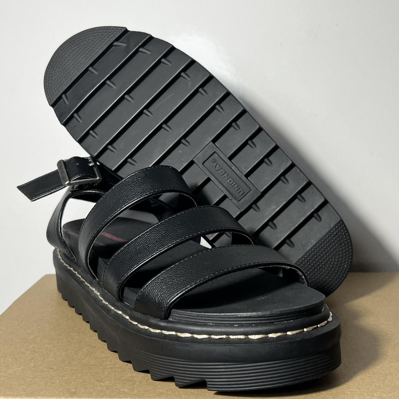 Union Bay Women's Black Sandals (2)