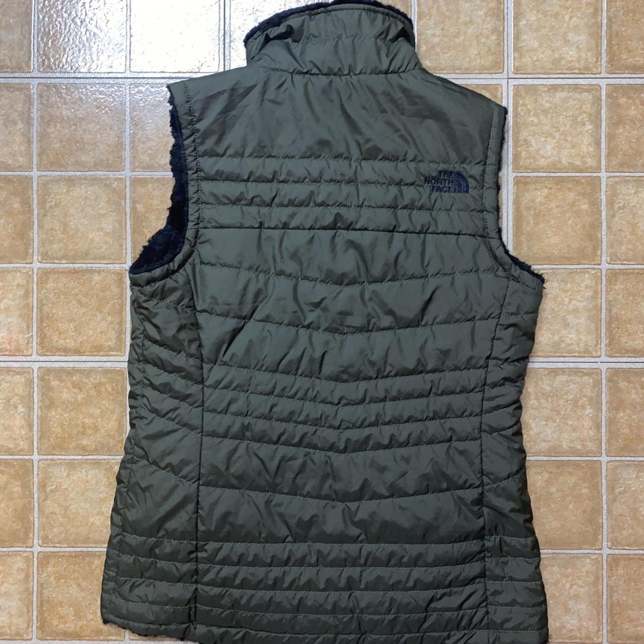 The North Face Women's Green and Black Gilet (3)