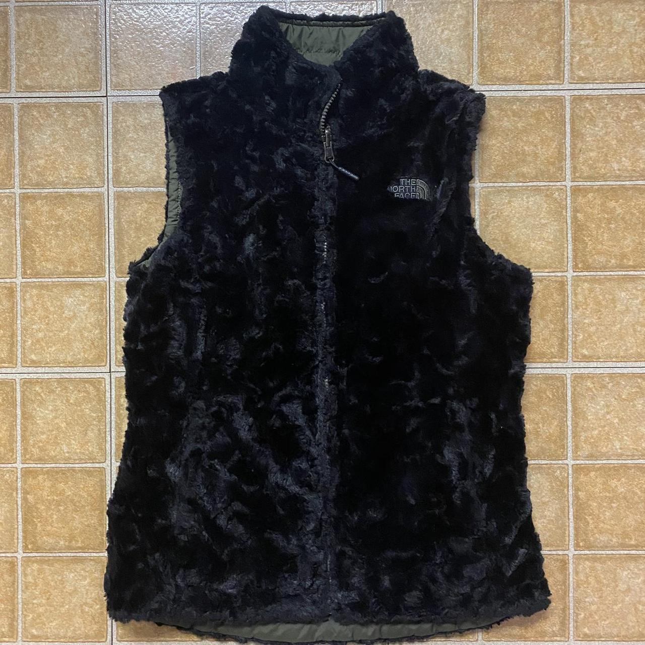 The North Face Women's Green and Black Gilet (2)