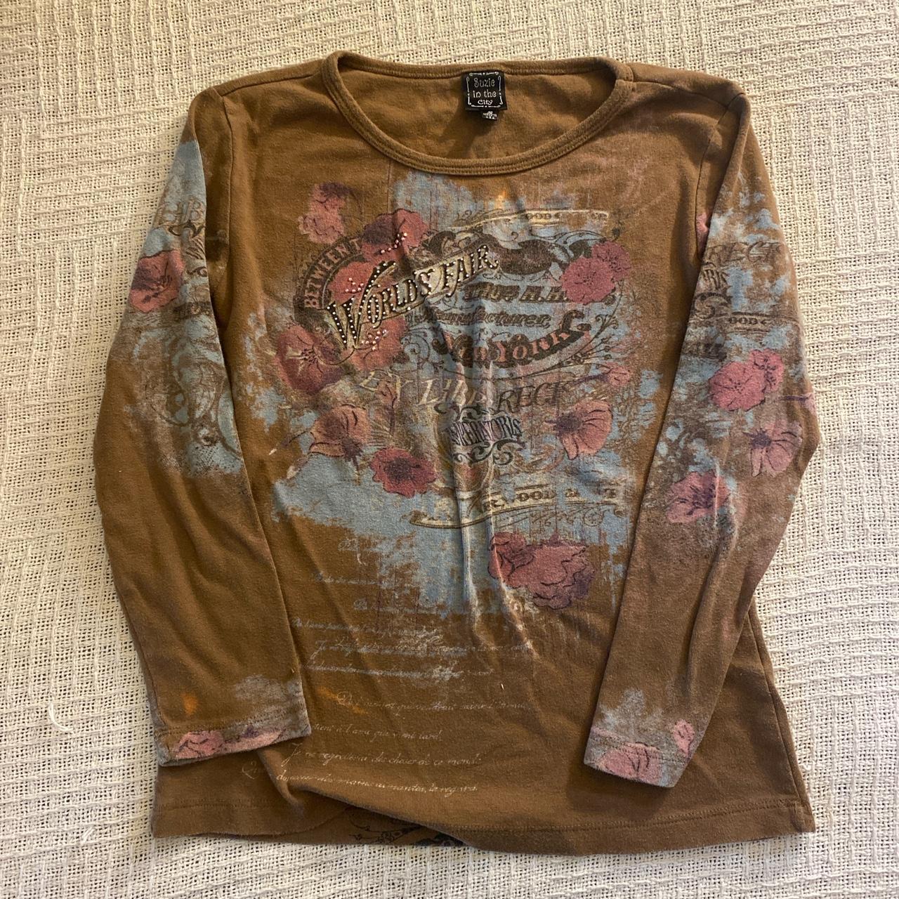 🤎2000’s graphic long sleeve shirt🤎 🤎Great condition,... - Depop