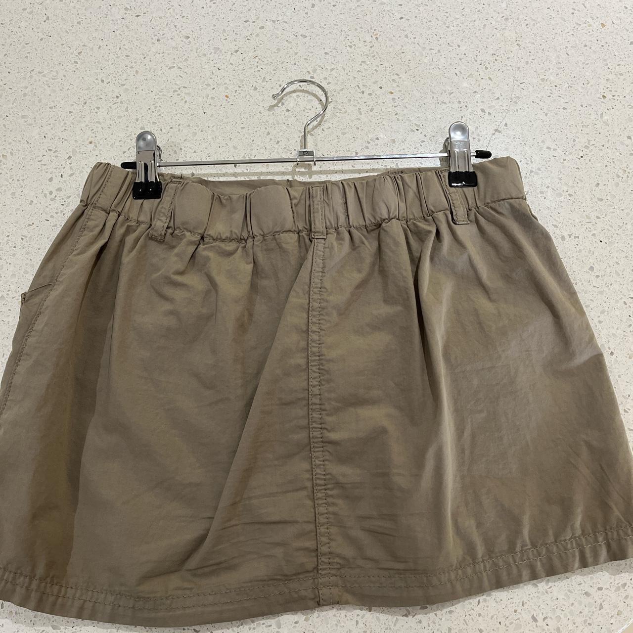 Glassons khaki cargo skirt perfect condition no... Depop