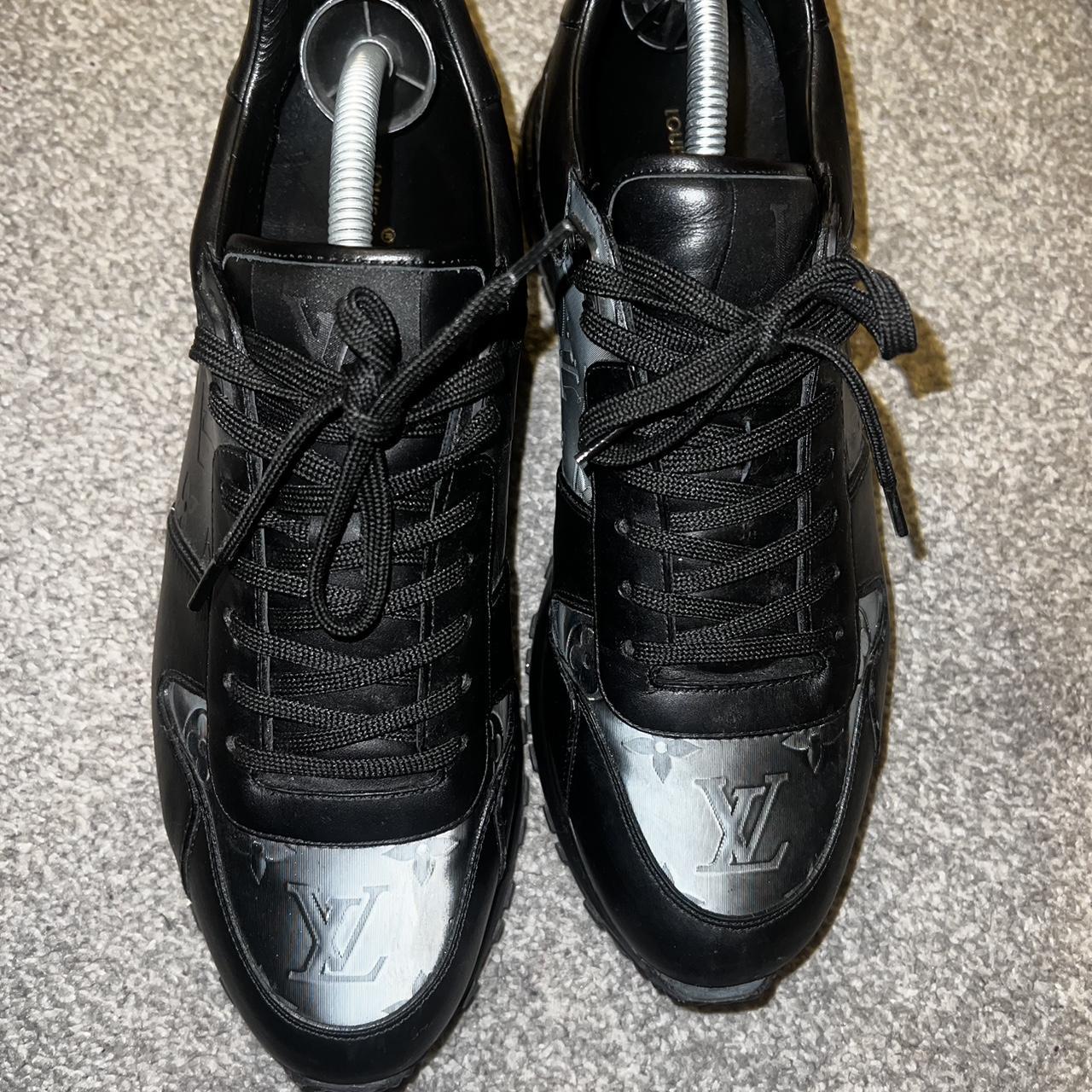 Lv on sale runners black