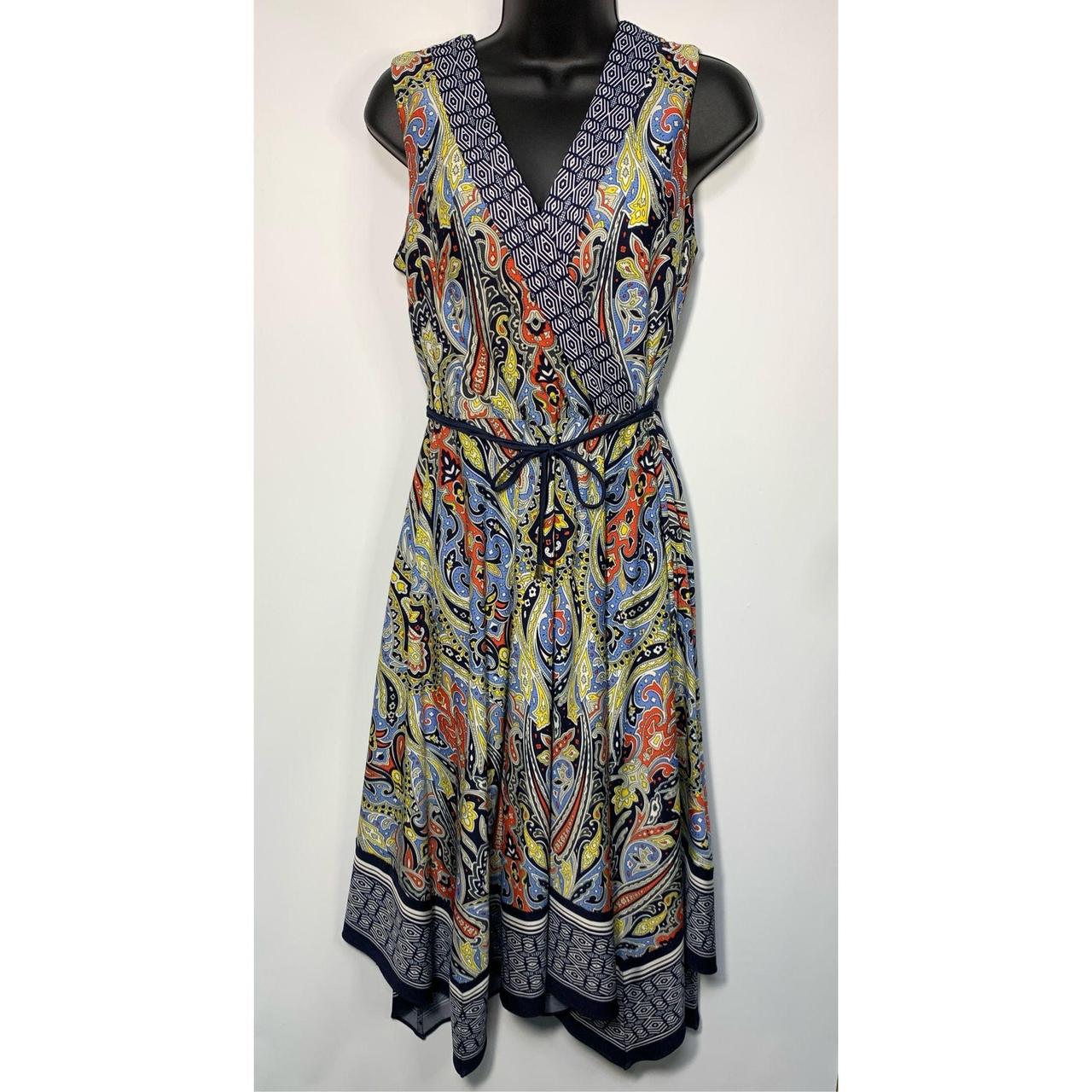 Studio One Women's Handkerchief Hem V-Neck Depop