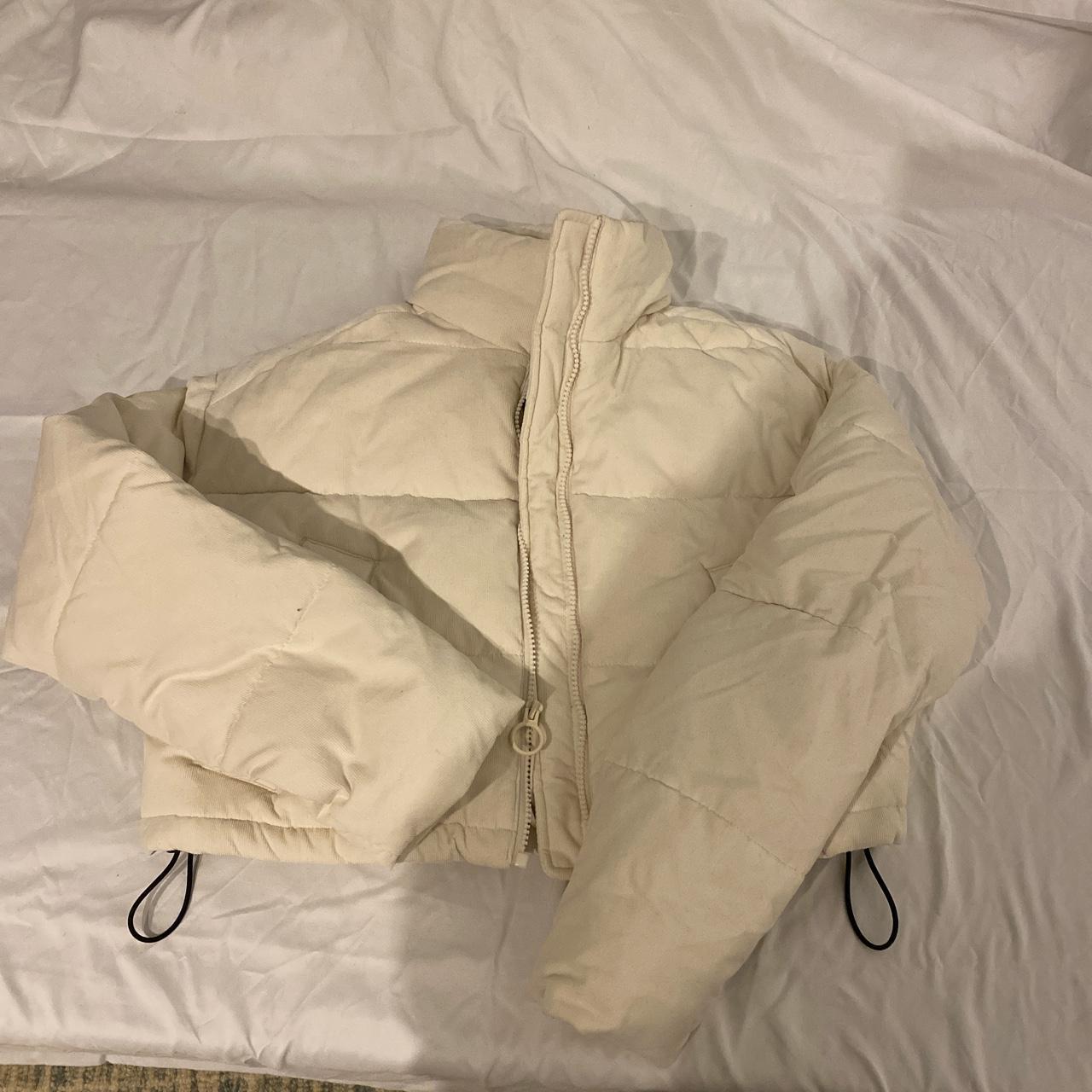 Hollister Puffer Collection, worn once, great condition - Depop