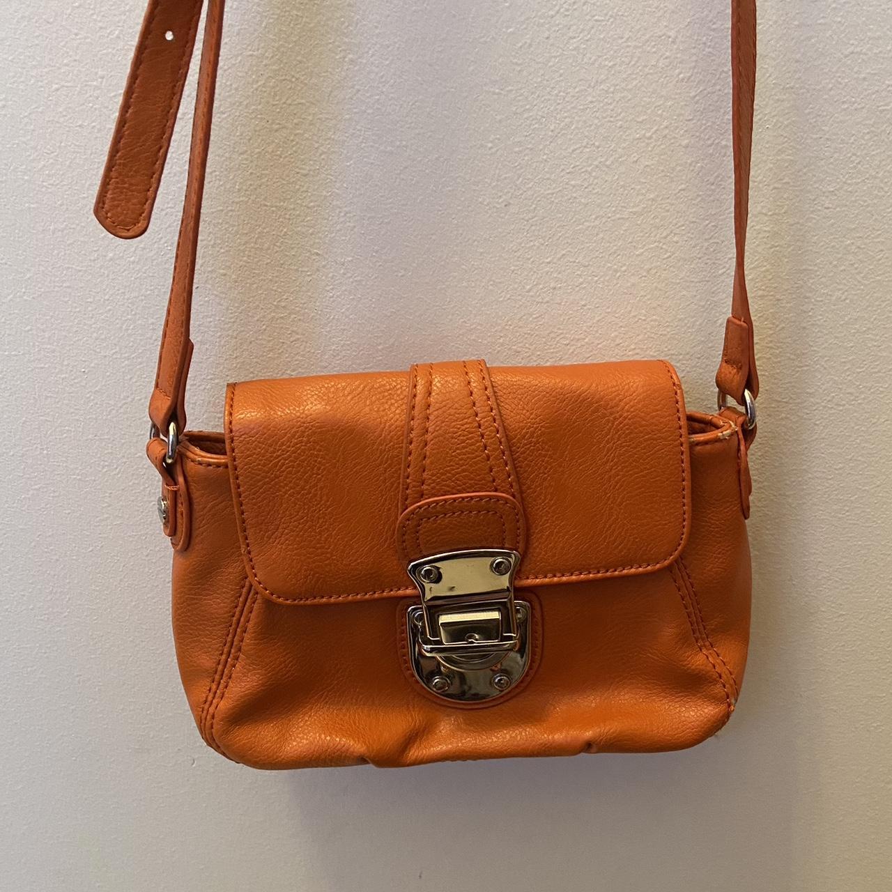 item listed by blackboltboutique