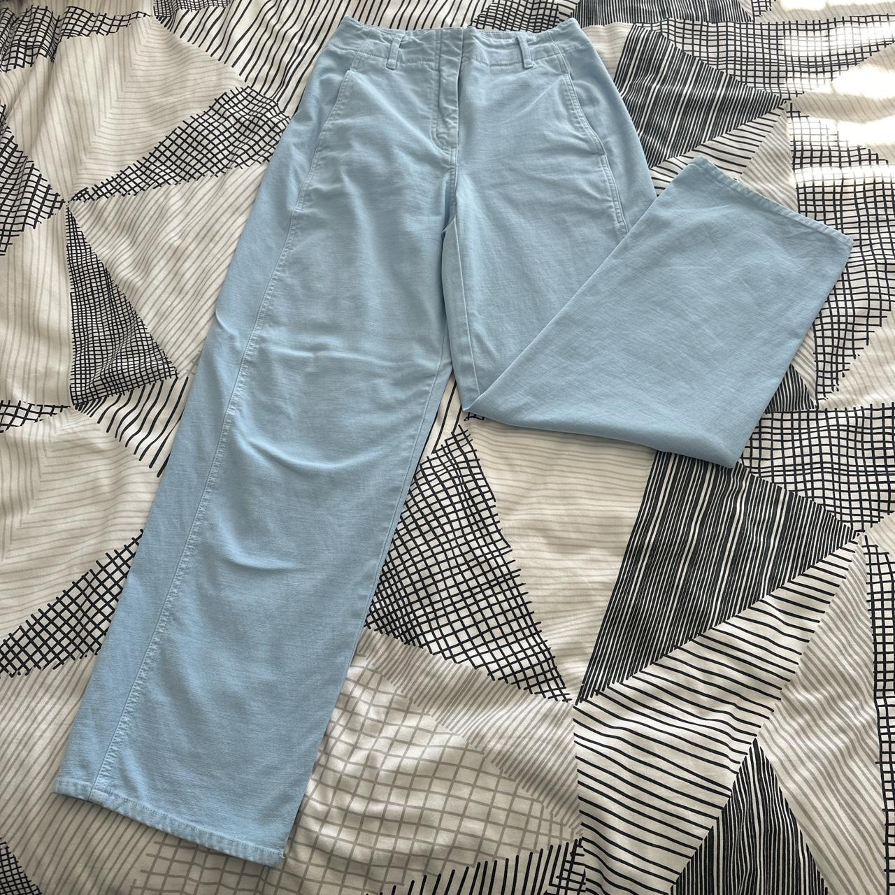 Small, baby blue aritzia lounge pants. Never worn - Depop