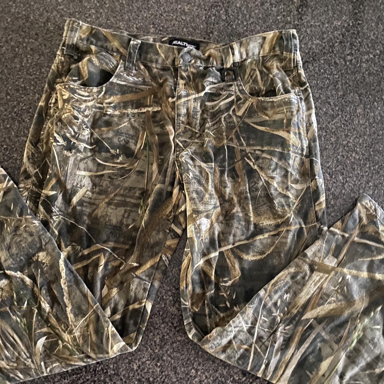 Realtree Men's Green and Cream Jeans | Depop