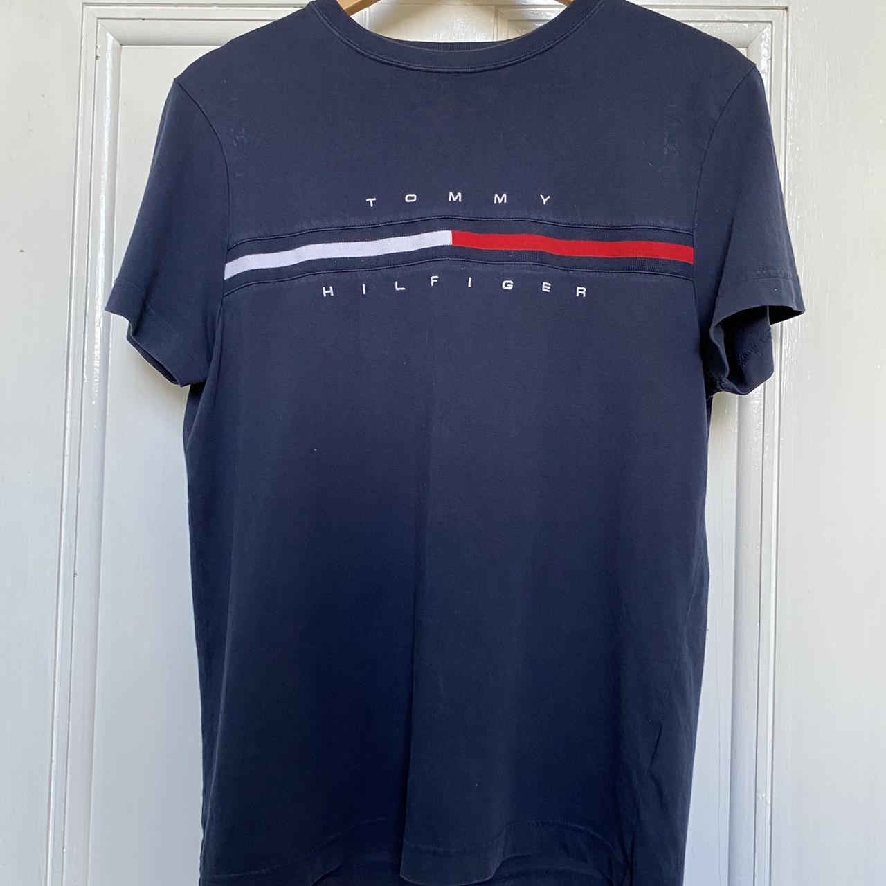 Tommy Hilfiger Women's Navy and Red T-shirt | Depop