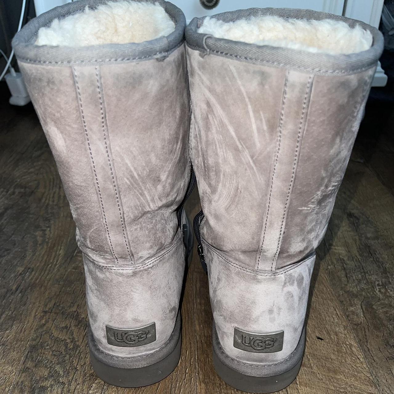 Short gray sales ugg boots