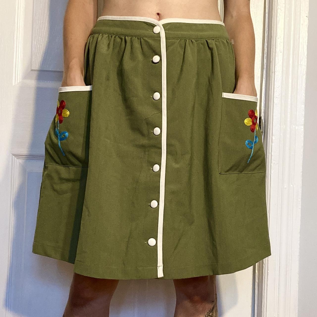 Pinup Green Embroidered Skirt Super cute green... - Depop