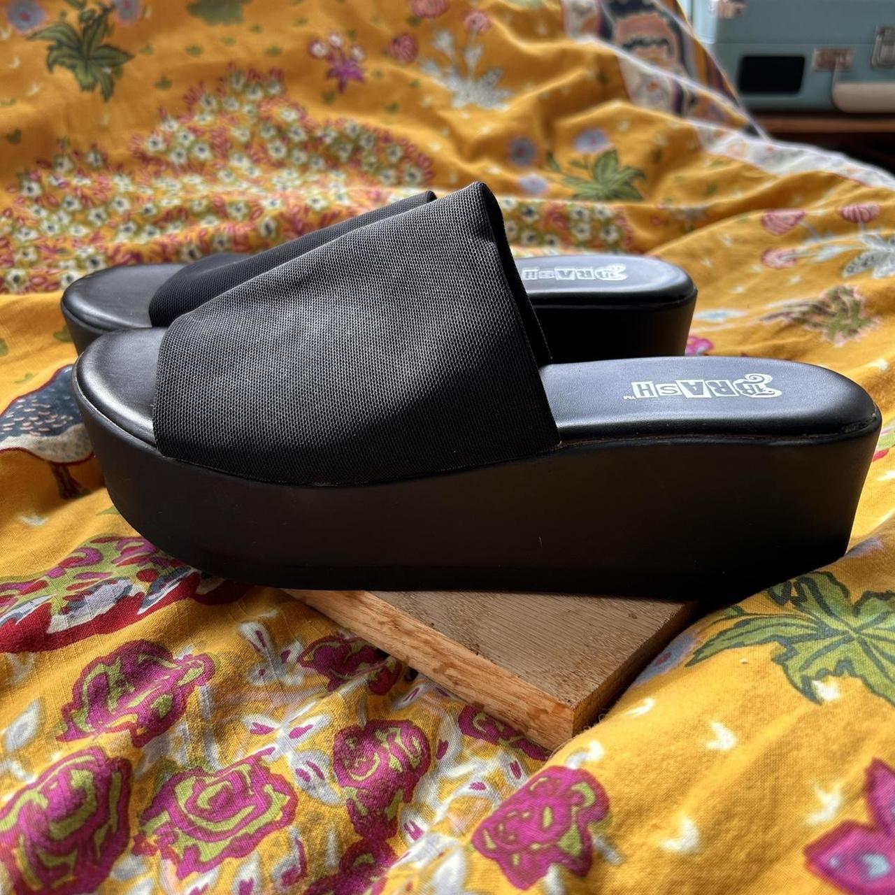 Brash Platform Sandals Super cute 90s platform... Depop