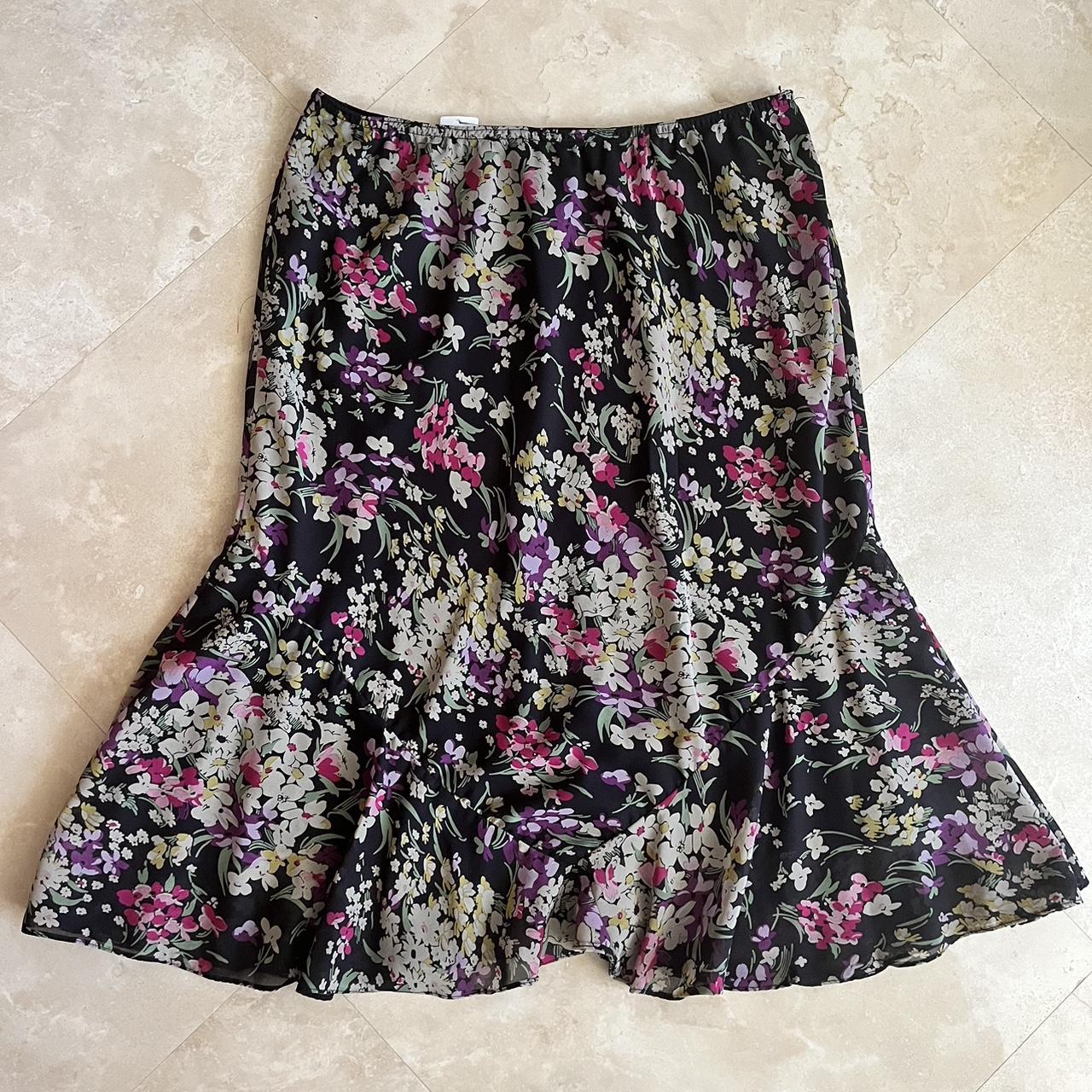 Floral Midi Skirt fully lined size XL - Depop