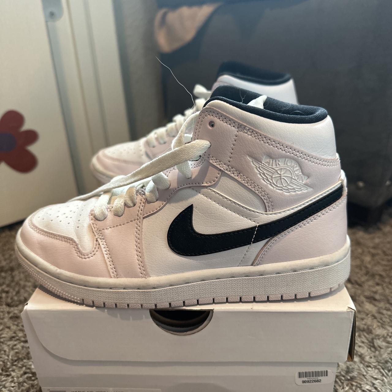womens grey and pink jordans