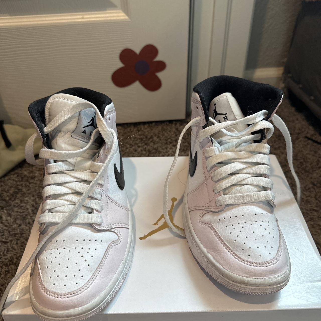 womens grey and pink jordans