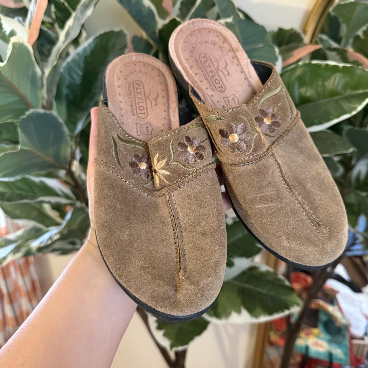 Fly london women's preloved vintage brown and tan retro western cottage clogs