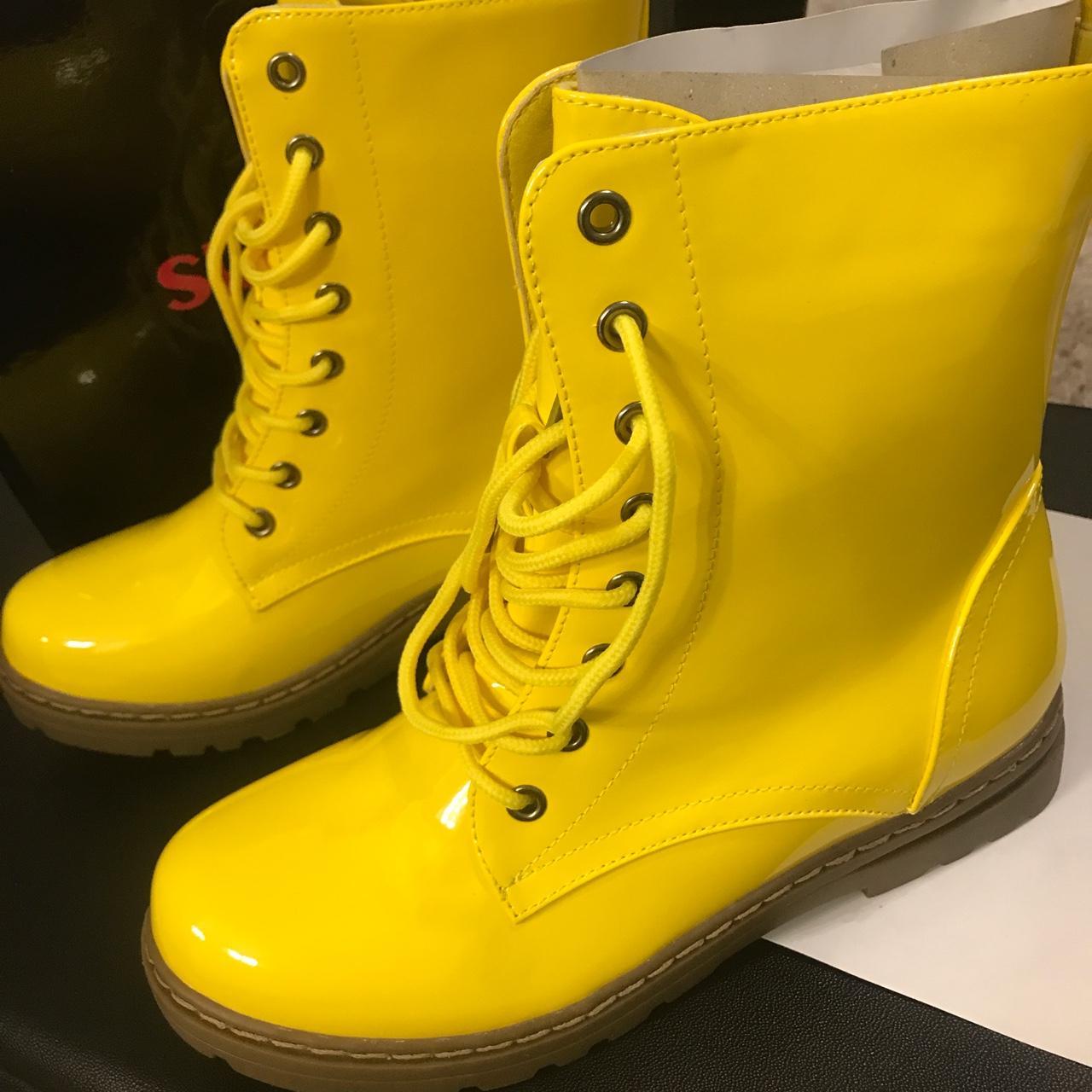 boots yellow mellow