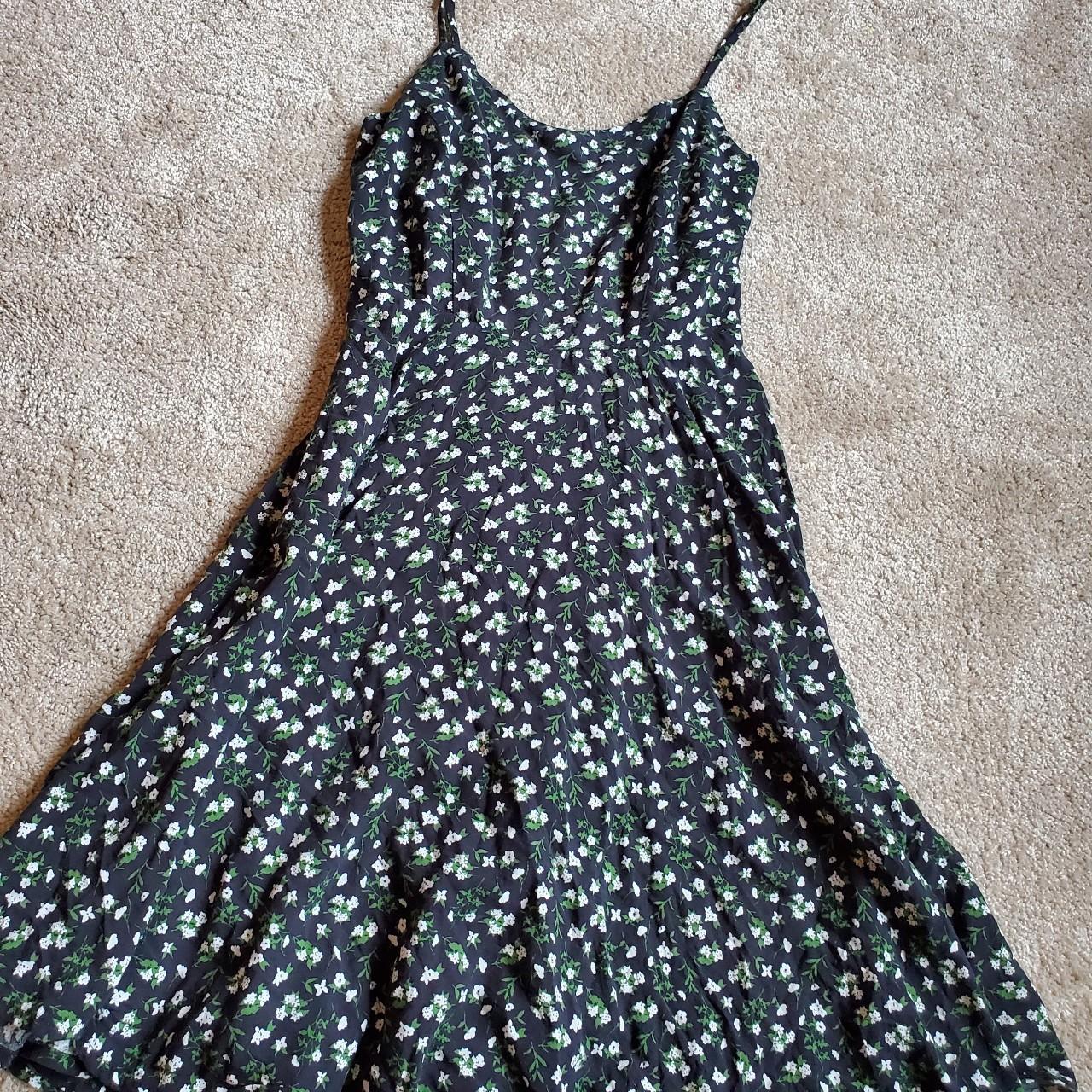 Old Navy black and white floral dress. Cite with... - Depop