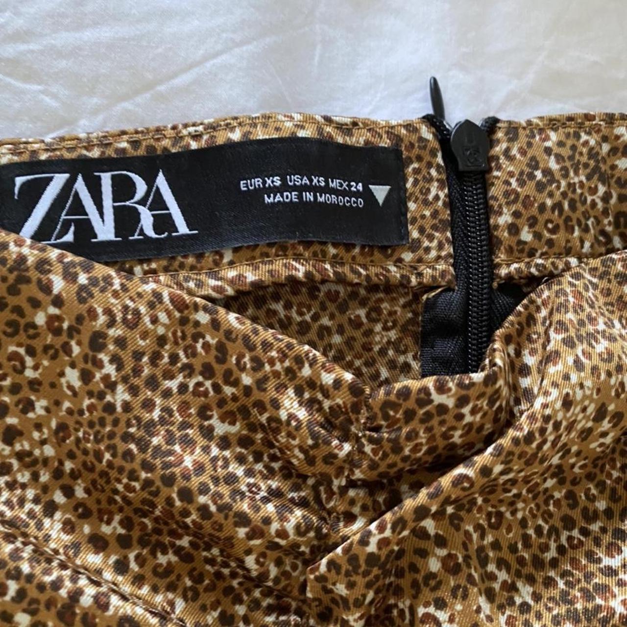 Zara leopard print midi skirt with slit. Size XS.... - Depop