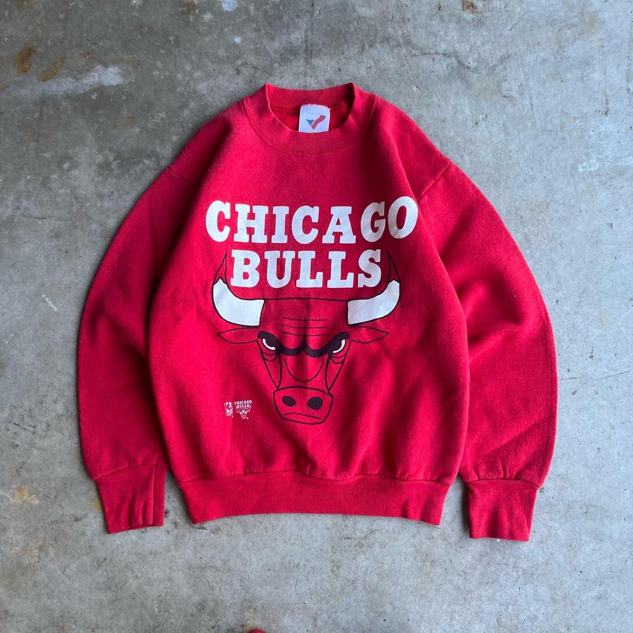 vintage 1990s artex chicago bulls red pullvoer... - Depop