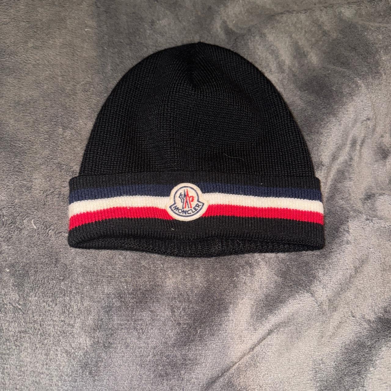 Moncler on sale red hat