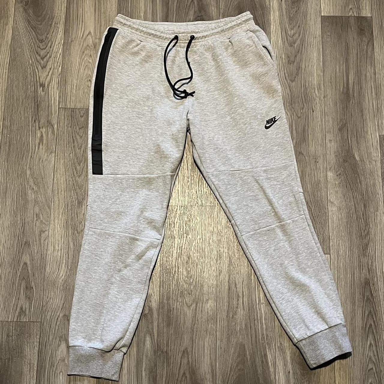 Grey hot sale nike sweatpants