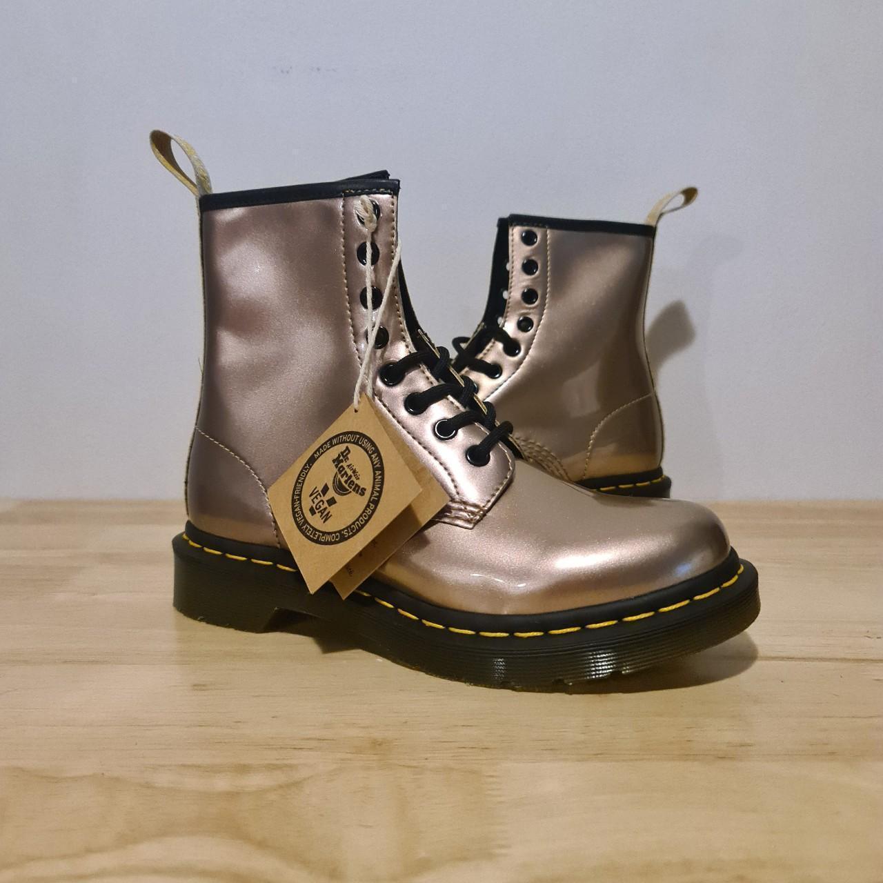 Dr martens hot sale chrome