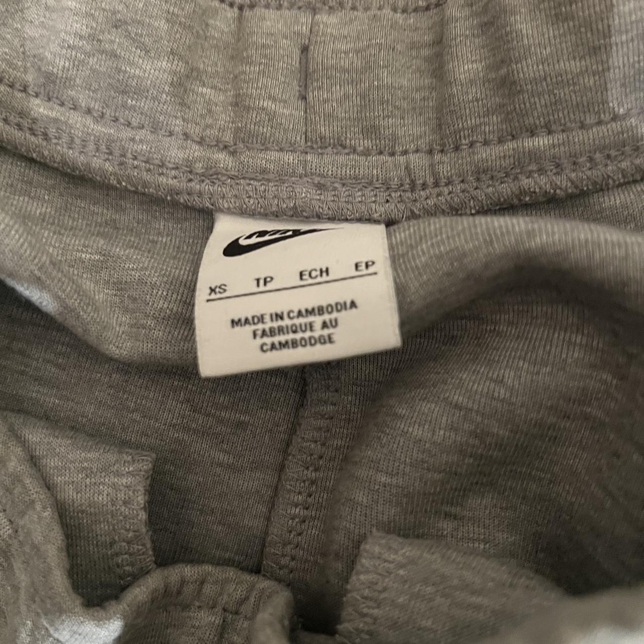 grey nike fleece tracksuit