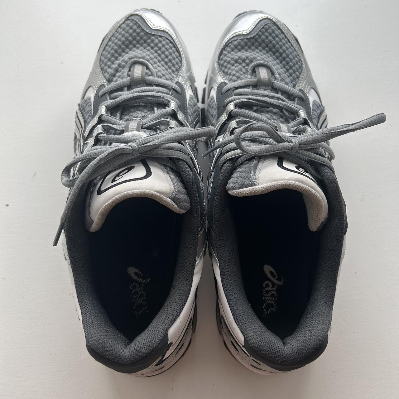 ASICS Men's Silver and Grey Trainers | Depop