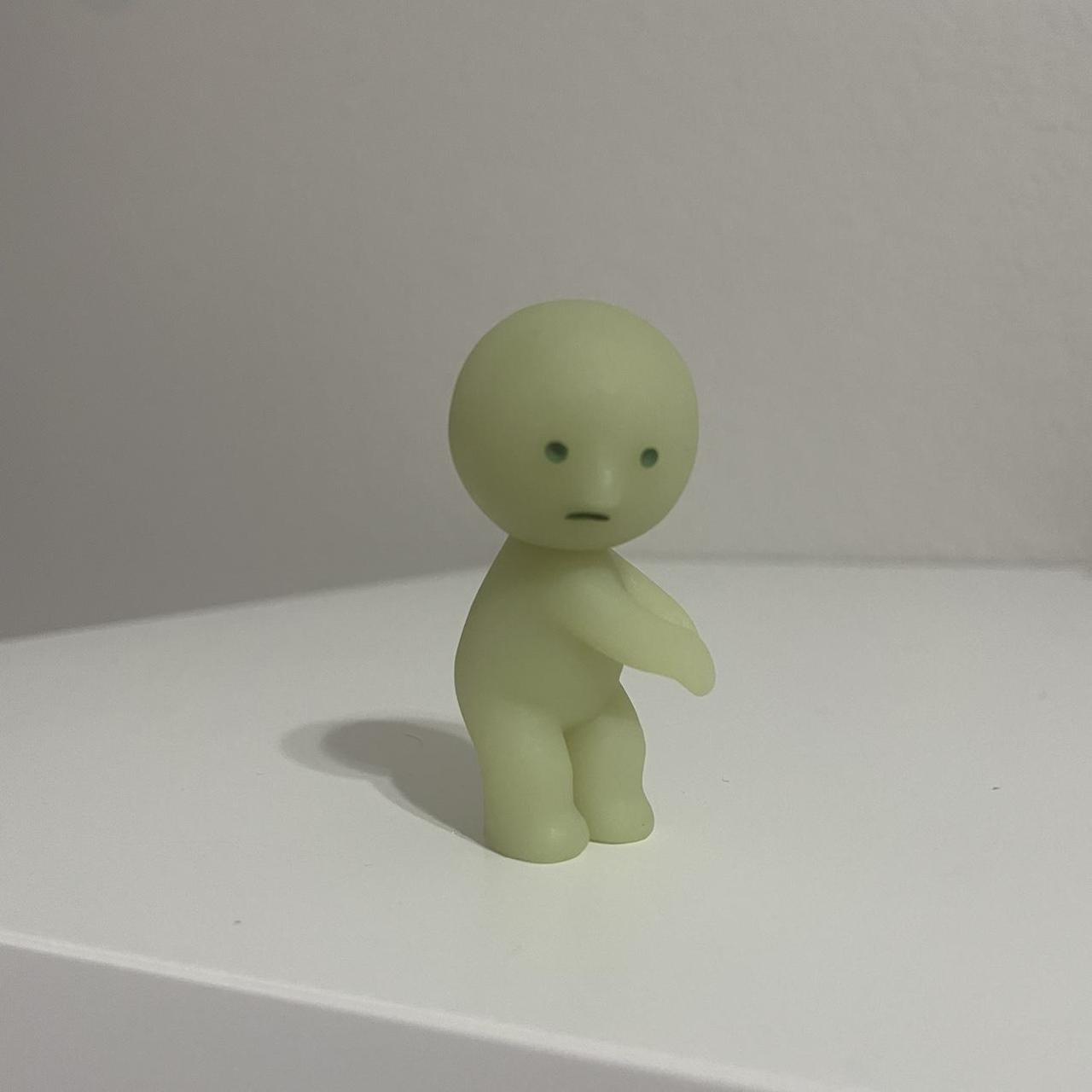 smiski looking back glow in the dark Series 1... - Depop