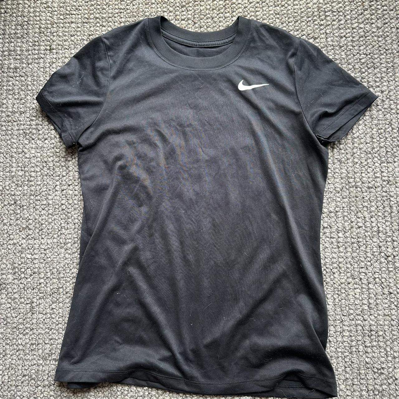 Small black Nike workout top - Depop