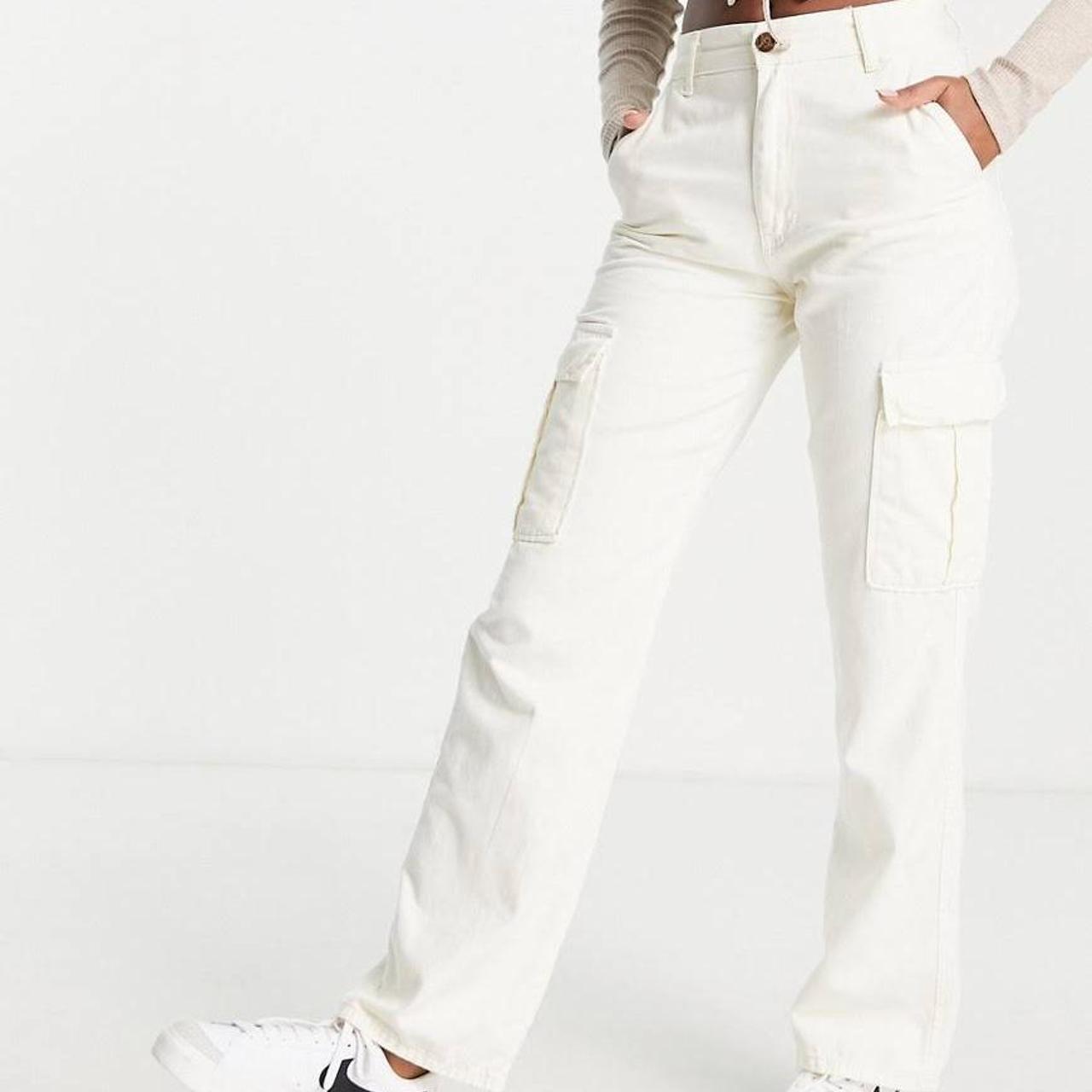 Stradivarius beige cargo pants Size 8 Perfect... Depop