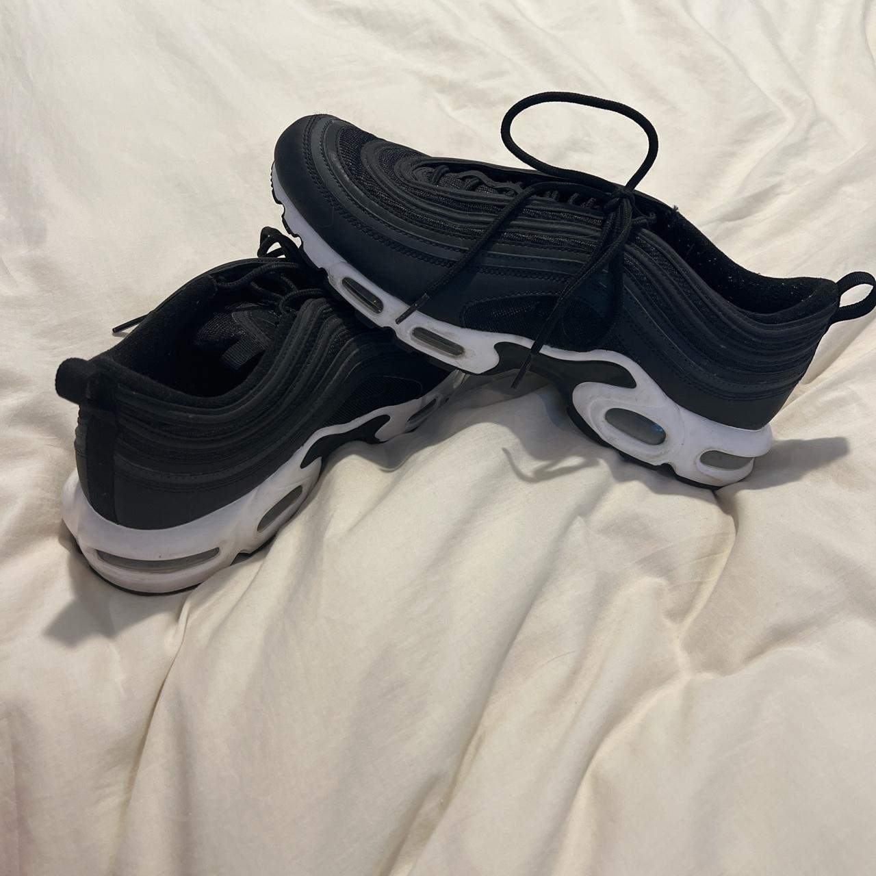 Air max 97 plus preto hot sale e branco