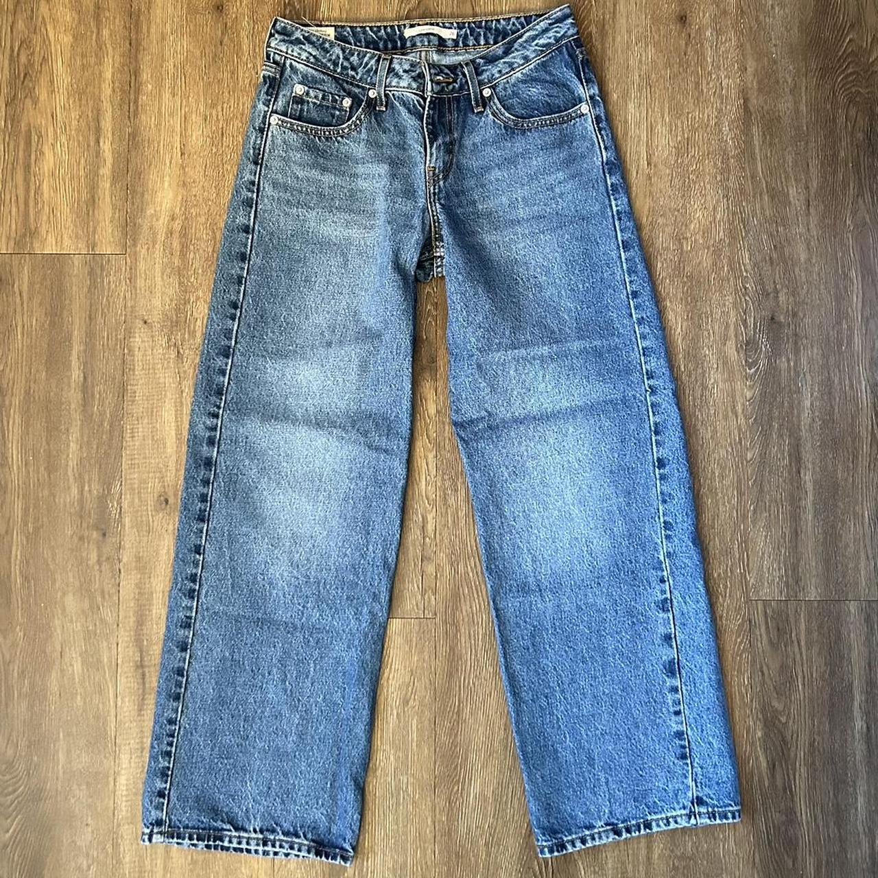 levi’s low loose jeans size 26 28’ inseam, wide... - Depop