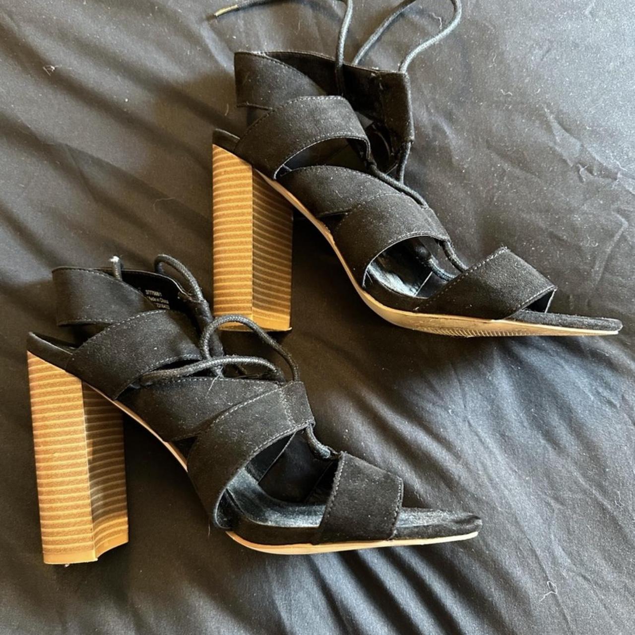 New Look Women's Black and Brown Sandals Depop