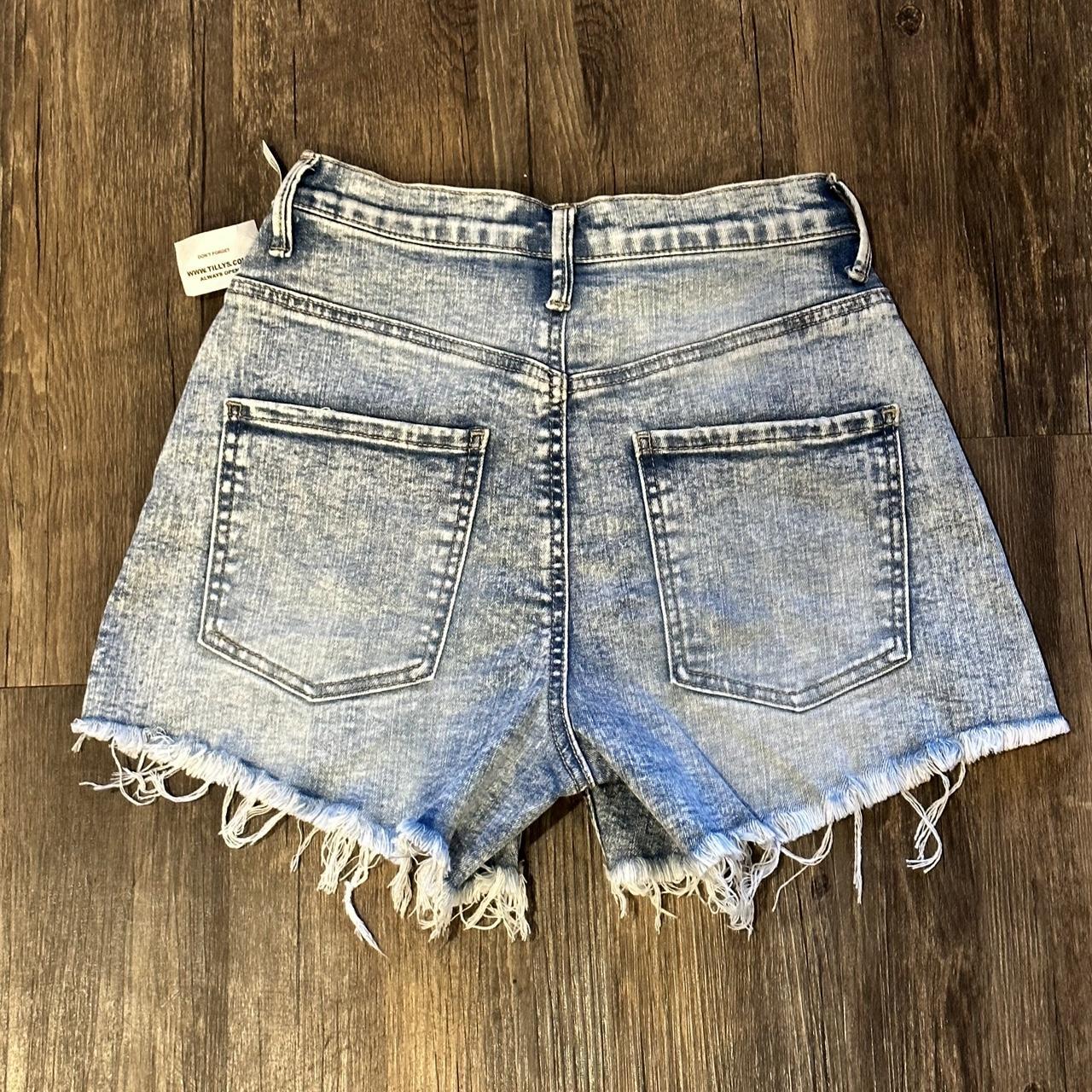 RSQ Jean Shorts Size 24 Measurements Laying. Depop