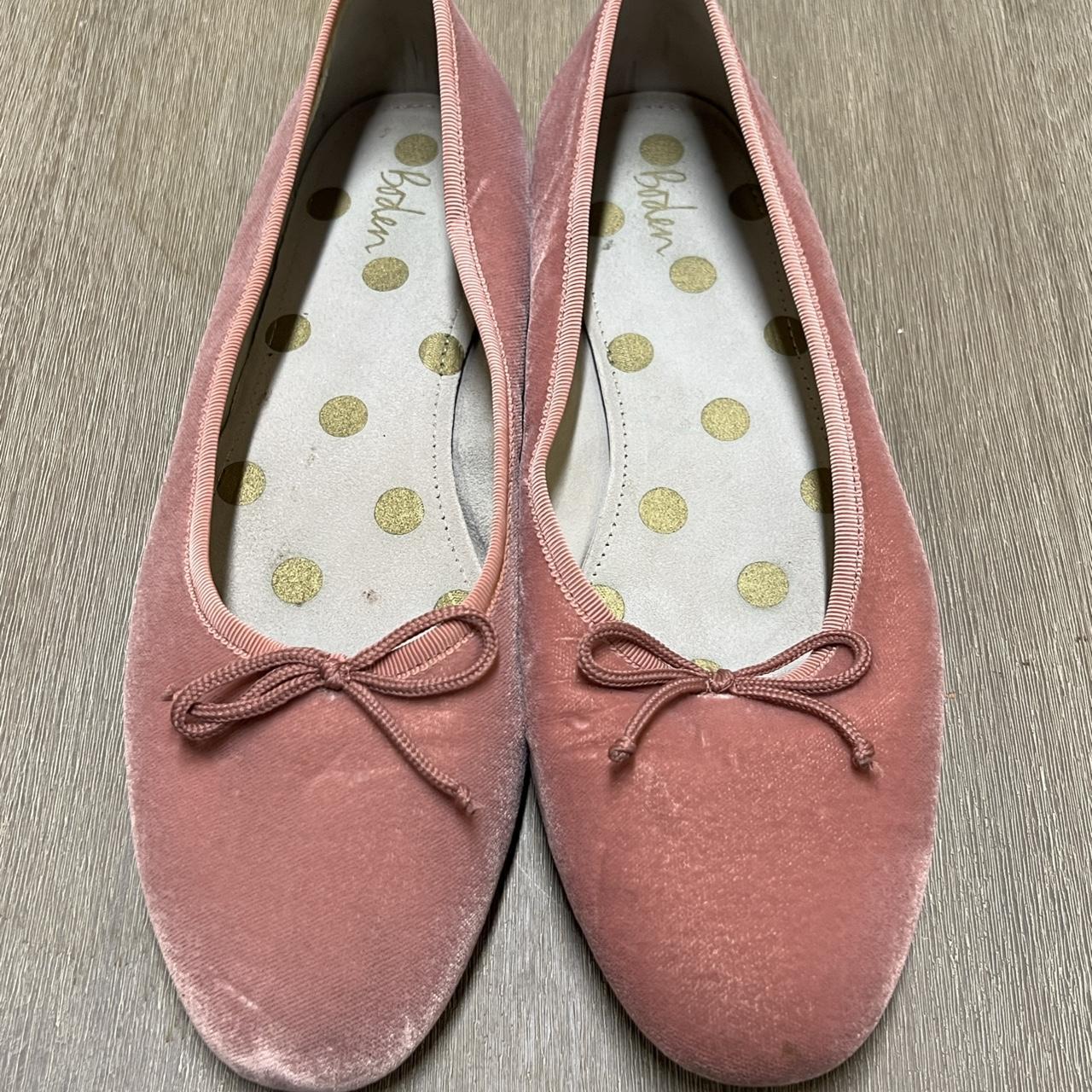 Boden velvet hot sale shoes