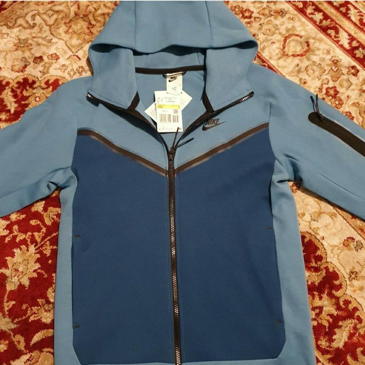 Nike Men's Navy and Blue Jacket Depop