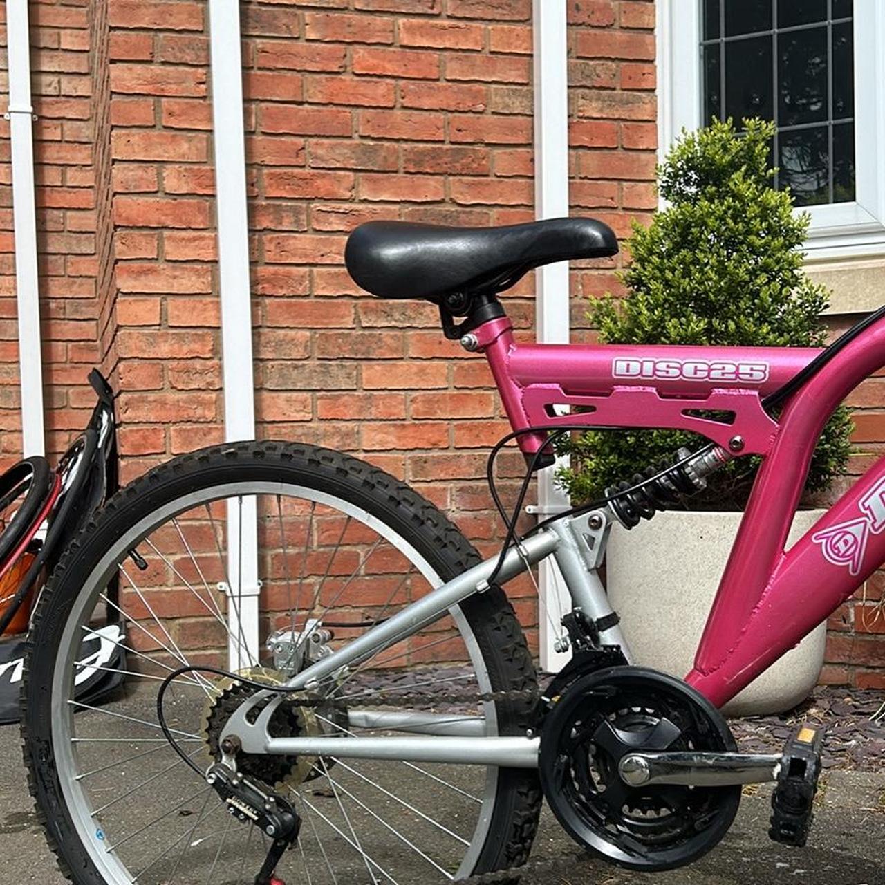 DUNLOP PINK BIKE children small adults. MUST GO. Depop