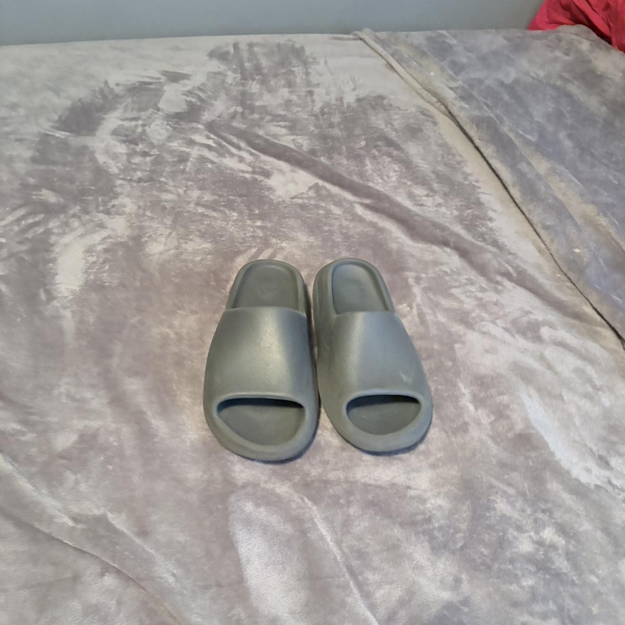 Women's Slides - Grey - US 7 – Grey yezzy slides … - image 1