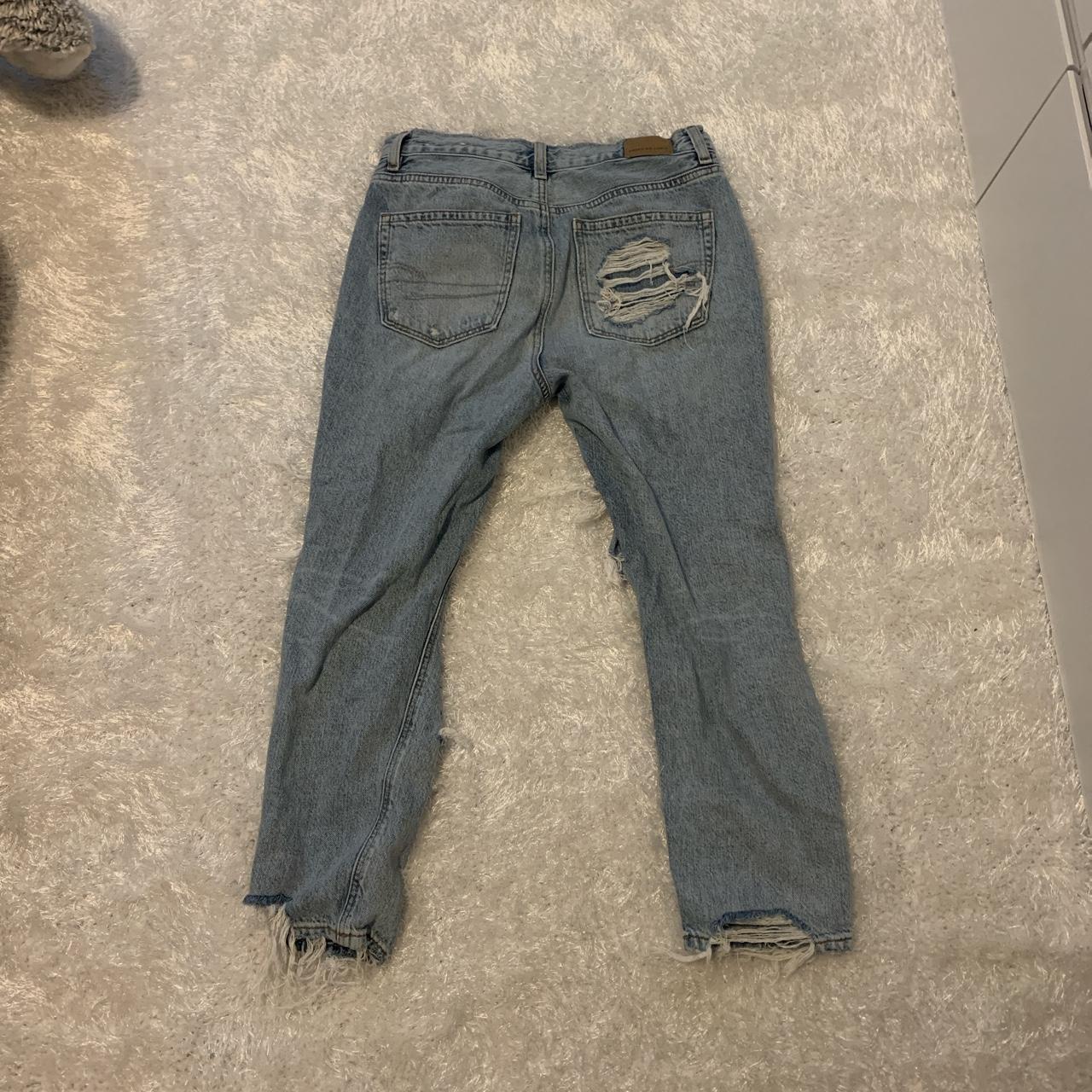 American eagle mom jeans Size 4 short, no longer... - Depop