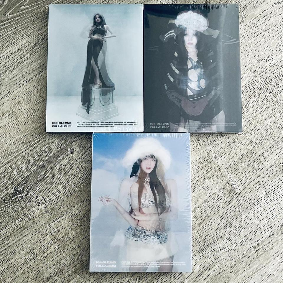 Soyeon photocard gidle (G)I-DLE official mumo shop | Depop