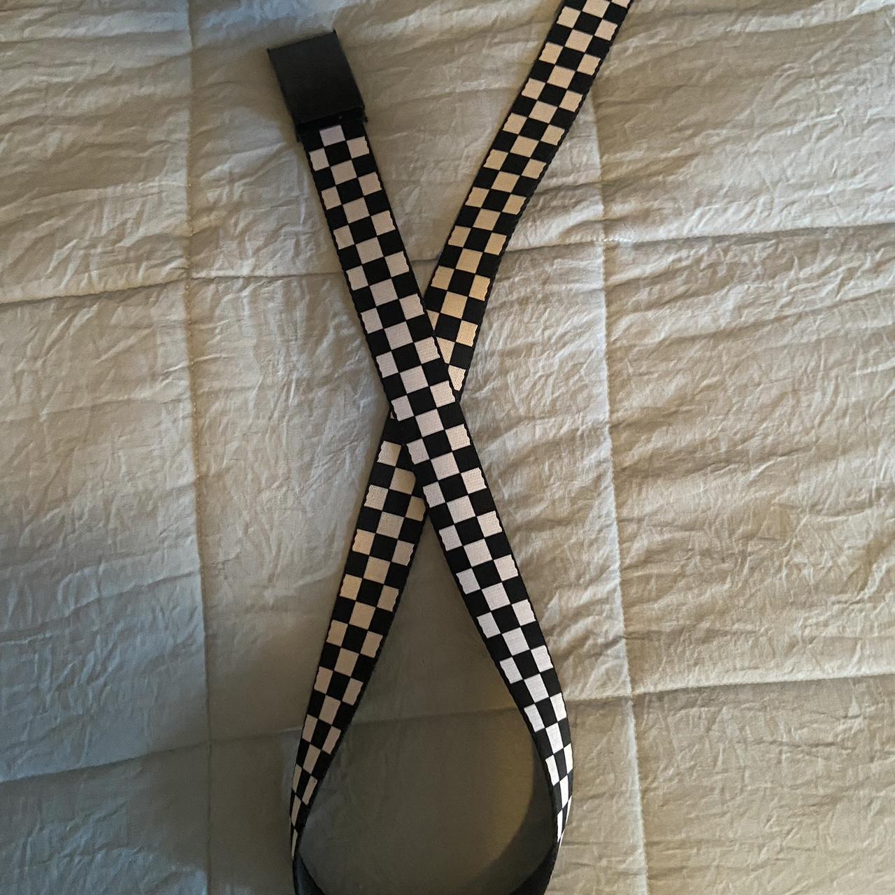 it's in pretty condition! selling it since it's just... Depop