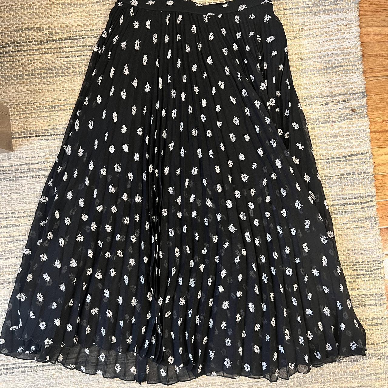 Abercrombie & Fitch White and Black Skirt | Depop