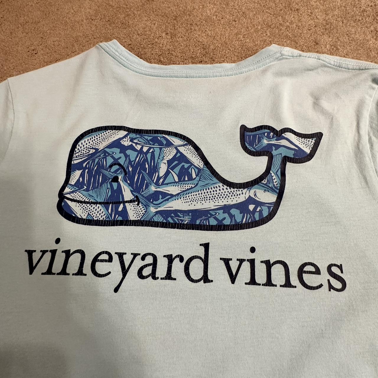 Vineyard vines t shirt - Depop