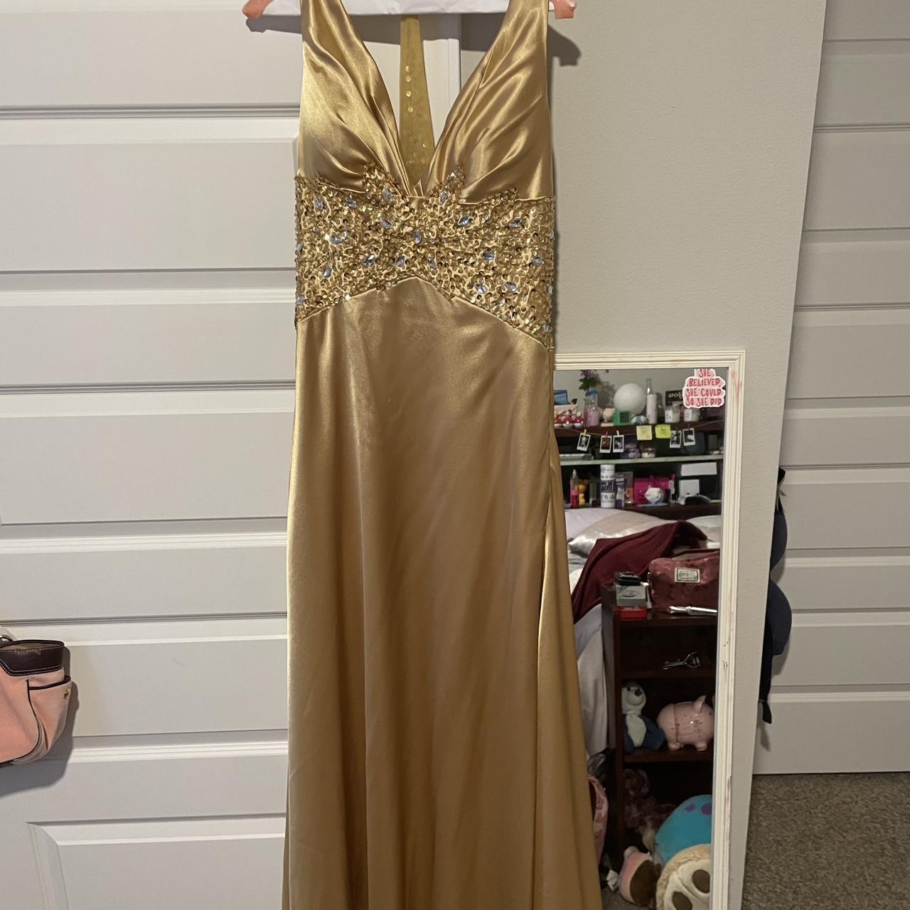 Gorgeous Gold size 8 formal dress A line type